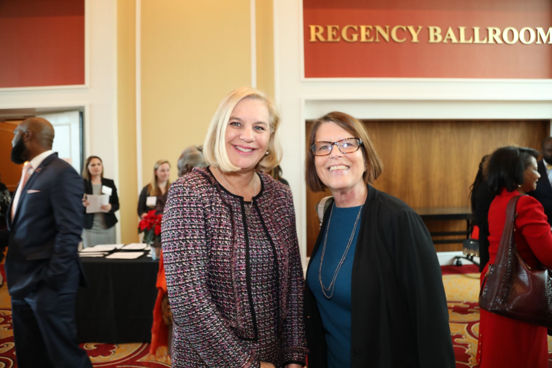 Peggy Thomas, Ann Nelson